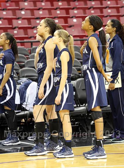 Thumbnail 1 in Pinewood vs Sierra Canyon (CIF State D5 Final) photogallery.