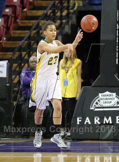 Thumbnail 3 in Pinewood vs Sierra Canyon (CIF State D5 Final) photogallery.