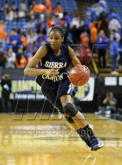 Thumbnail 2 in Pinewood vs Sierra Canyon (CIF State D5 Final) photogallery.