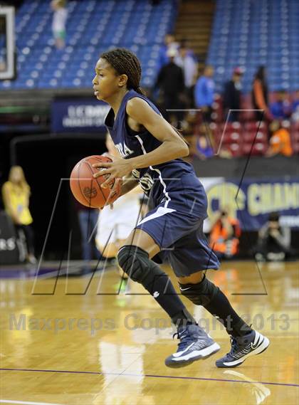 Thumbnail 2 in Pinewood vs Sierra Canyon (CIF State D5 Final) photogallery.
