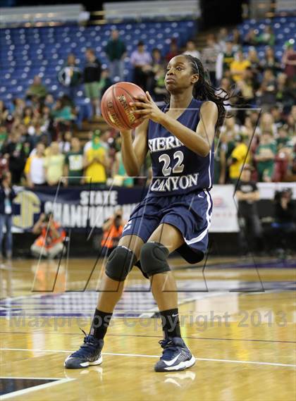 Thumbnail 1 in Pinewood vs Sierra Canyon (CIF State D5 Final) photogallery.