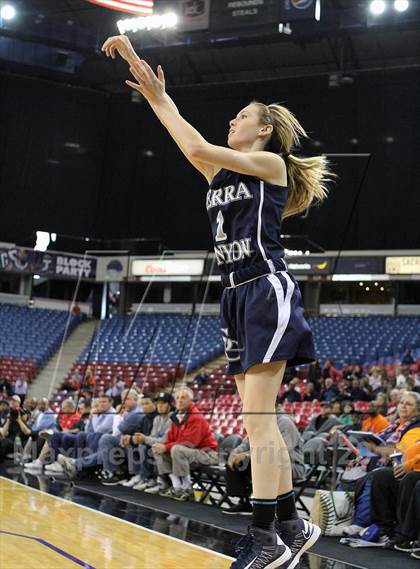Thumbnail 1 in Pinewood vs Sierra Canyon (CIF State D5 Final) photogallery.