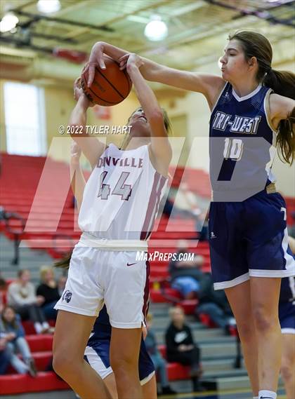 Thumbnail 1 in Danville vs. Tri-West Hendricks (Hendricks country Tournament) photogallery.