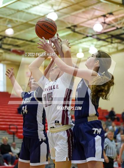Thumbnail 3 in Danville vs. Tri-West Hendricks (Hendricks country Tournament) photogallery.