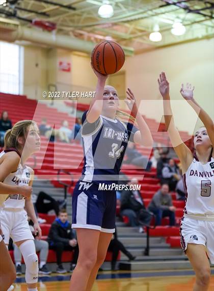 Thumbnail 3 in Danville vs. Tri-West Hendricks (Hendricks country Tournament) photogallery.