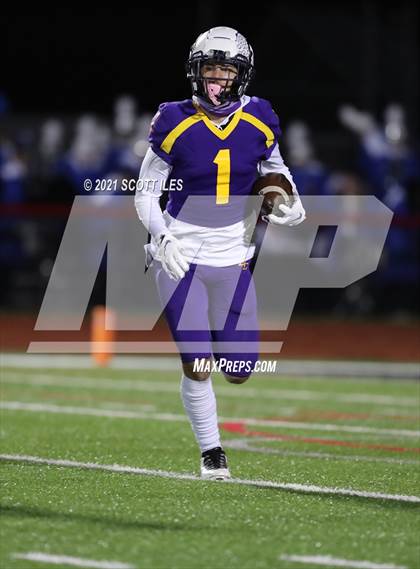 Thumbnail 3 in Clinton-Massie vs Bloom-Carroll (OHSAA D4 State Semi Final) photogallery.