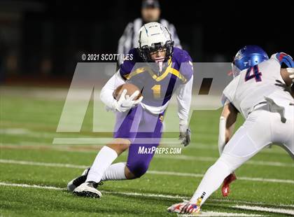 Thumbnail 2 in Clinton-Massie vs Bloom-Carroll (OHSAA D4 State Semi Final) photogallery.