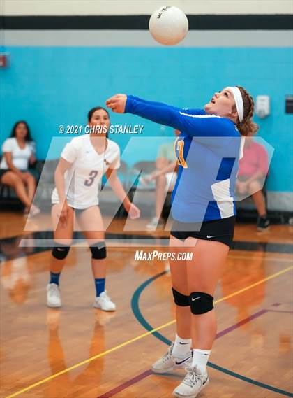 Thumbnail 1 in Buckeye vs Safford (Wolves Classic) photogallery.