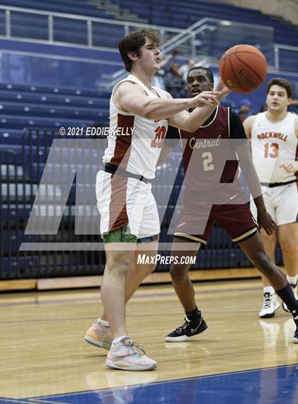 Thumbnail 3 in Keller Central vs. Rockwall (In-N-Out Tournament) photogallery.