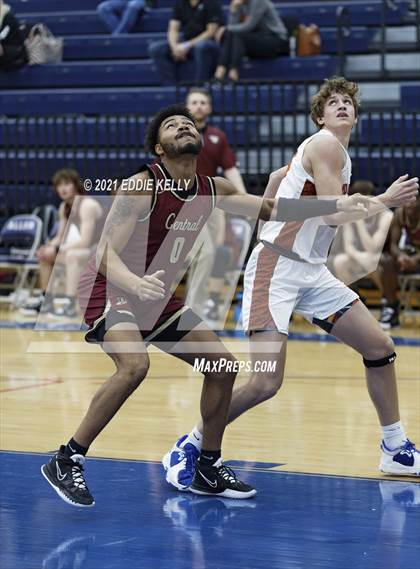 Thumbnail 3 in Keller Central vs. Rockwall (In-N-Out Tournament) photogallery.