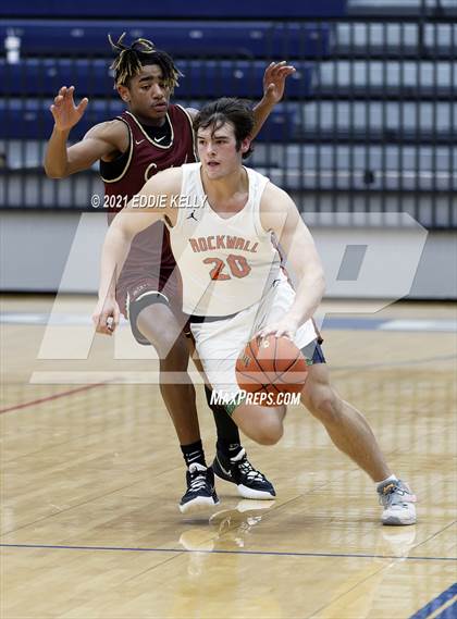 Thumbnail 3 in Keller Central vs. Rockwall (In-N-Out Tournament) photogallery.