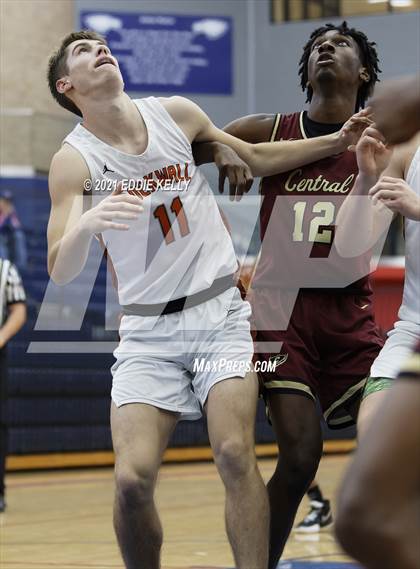 Thumbnail 2 in Keller Central vs. Rockwall (In-N-Out Tournament) photogallery.
