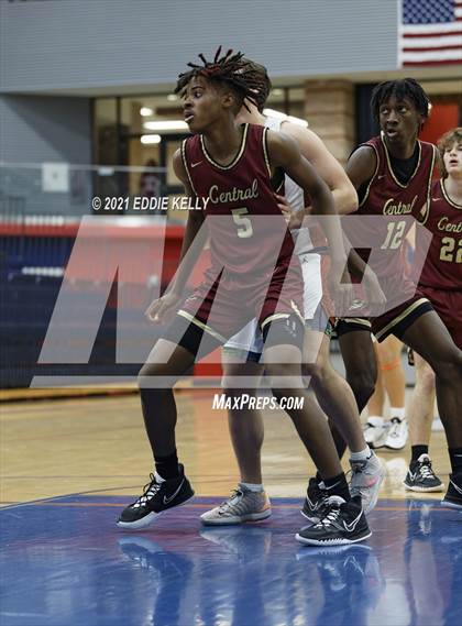 Thumbnail 3 in Keller Central vs. Rockwall (In-N-Out Tournament) photogallery.