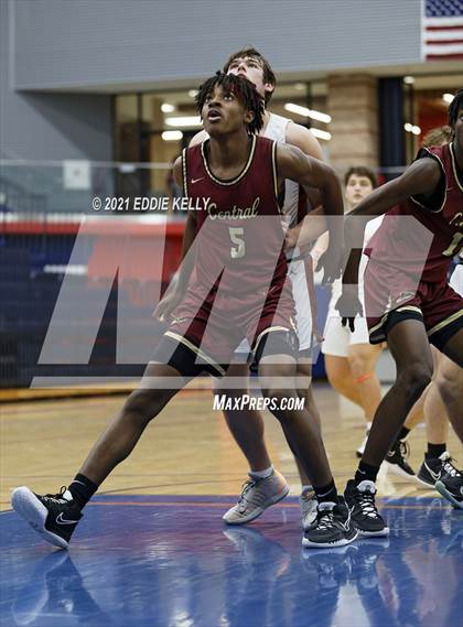 Thumbnail 2 in Keller Central vs. Rockwall (In-N-Out Tournament) photogallery.