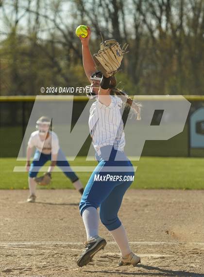 Thumbnail 2 in Mukwonago @ Kettle Moraine photogallery.