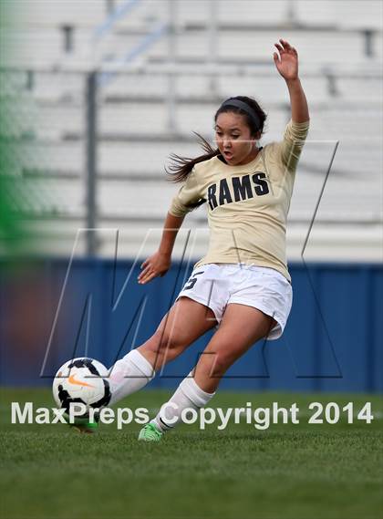 Thumbnail 1 in Green Mountain vs. Valor Christian (CHSAA 4A Quarterfinal) photogallery.