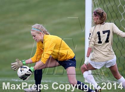 Thumbnail 2 in Green Mountain vs. Valor Christian (CHSAA 4A Quarterfinal) photogallery.