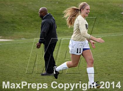 Thumbnail 1 in Green Mountain vs. Valor Christian (CHSAA 4A Quarterfinal) photogallery.