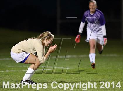 Thumbnail 2 in Green Mountain vs. Valor Christian (CHSAA 4A Quarterfinal) photogallery.