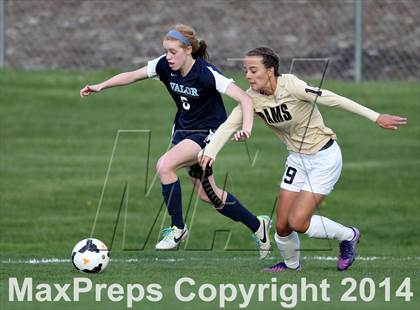Thumbnail 3 in Green Mountain vs. Valor Christian (CHSAA 4A Quarterfinal) photogallery.