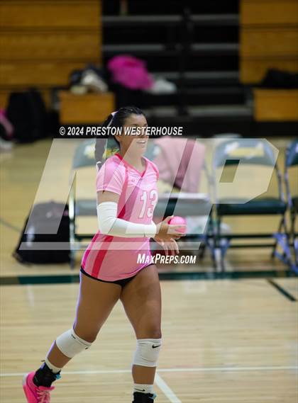 Thumbnail 1 in Camarillo @ Moorpark photogallery.