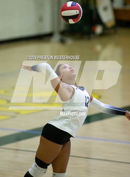 Thumbnail 3 in Camarillo @ Moorpark photogallery.