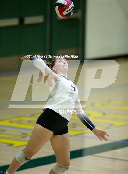 Thumbnail 3 in Camarillo @ Moorpark photogallery.