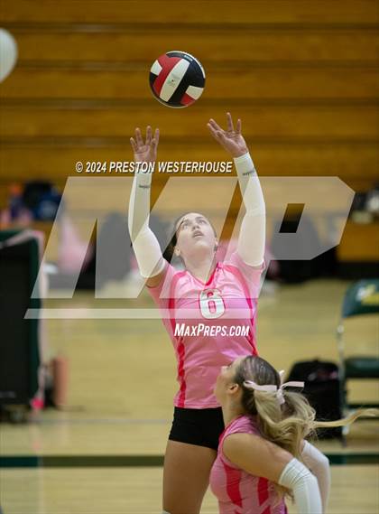 Thumbnail 2 in Camarillo @ Moorpark photogallery.