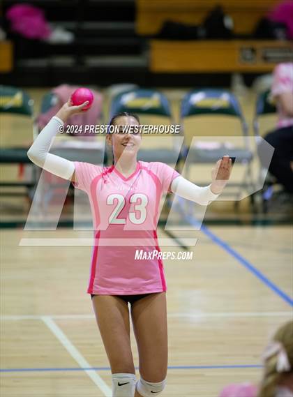 Thumbnail 1 in Camarillo @ Moorpark photogallery.