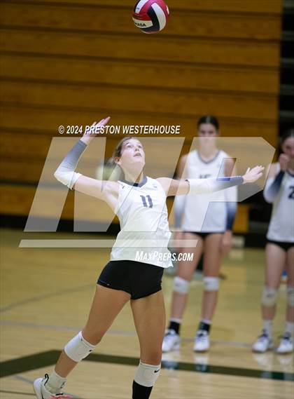 Thumbnail 1 in Camarillo @ Moorpark photogallery.