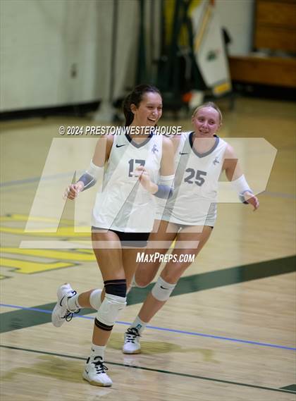 Thumbnail 1 in Camarillo @ Moorpark photogallery.