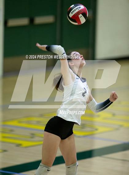 Thumbnail 3 in Camarillo @ Moorpark photogallery.