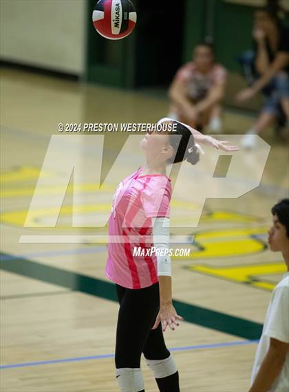 Thumbnail 1 in Camarillo @ Moorpark photogallery.