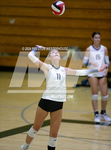 Thumbnail 3 in Camarillo @ Moorpark photogallery.