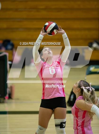 Thumbnail 1 in Camarillo @ Moorpark photogallery.