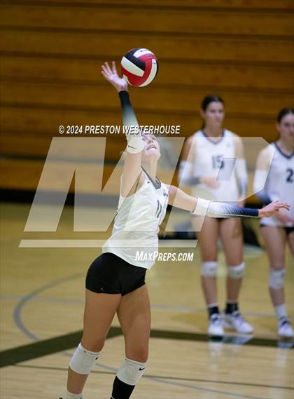 Thumbnail 1 in Camarillo @ Moorpark photogallery.