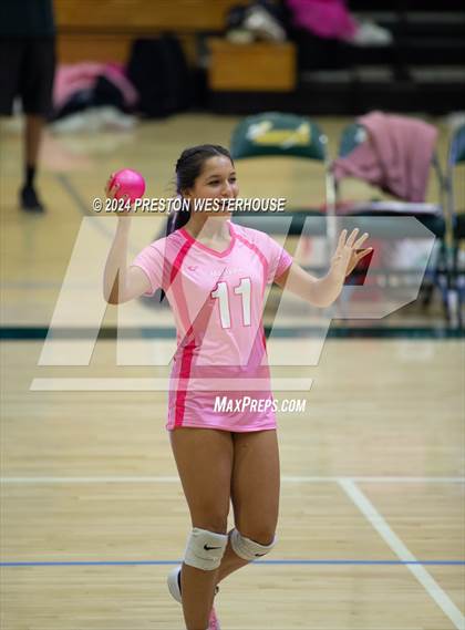 Thumbnail 3 in Camarillo @ Moorpark photogallery.