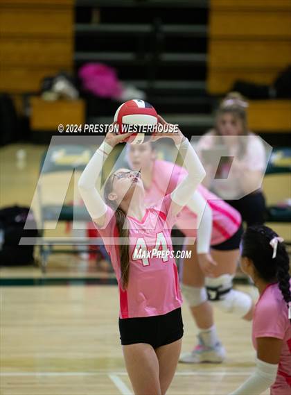 Thumbnail 3 in Camarillo @ Moorpark photogallery.