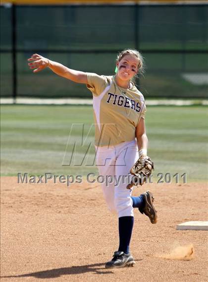 Thumbnail 2 in Round Rock vs. Klein Collins photogallery.