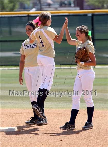 Thumbnail 3 in Round Rock vs. Klein Collins photogallery.
