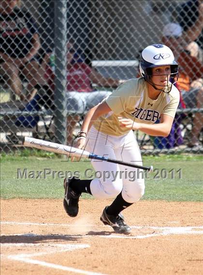 Thumbnail 2 in Round Rock vs. Klein Collins photogallery.