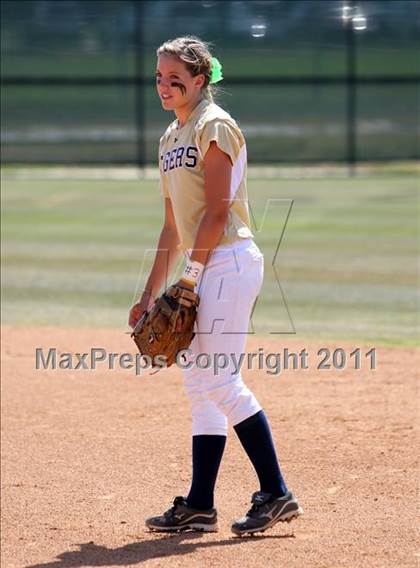 Thumbnail 2 in Round Rock vs. Klein Collins photogallery.