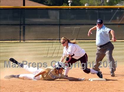 Thumbnail 2 in Round Rock vs. Klein Collins photogallery.