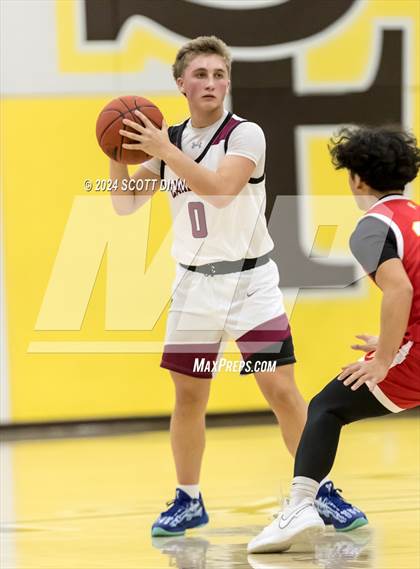 Thumbnail 2 in Mills vs Santa Cruz (Joe Schram Classic) photogallery.