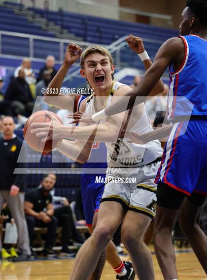 Thumbnail 3 in Amarillo vs. Parkview (In-N-Out Tournament) photogallery.