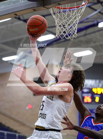 Thumbnail 3 in Amarillo vs. Parkview (In-N-Out Tournament) photogallery.