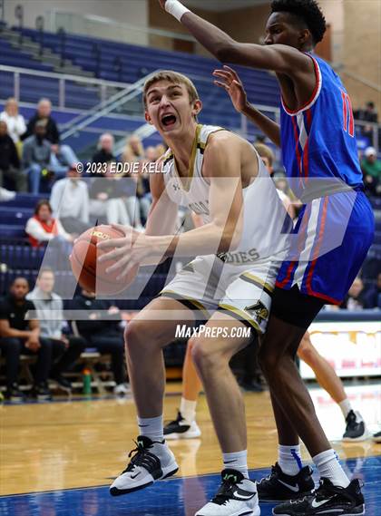 Thumbnail 2 in Amarillo vs. Parkview (In-N-Out Tournament) photogallery.