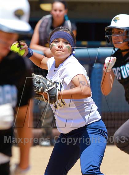 Thumbnail 3 in Valley Center vs. Mater Dei Catholic (CIF SDS D4 Final) photogallery.