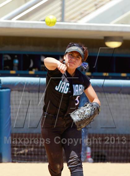 Thumbnail 3 in Valley Center vs. Mater Dei Catholic (CIF SDS D4 Final) photogallery.