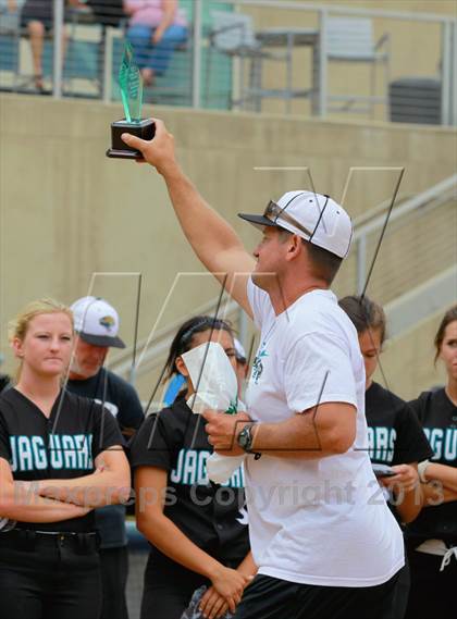 Thumbnail 1 in Valley Center vs. Mater Dei Catholic (CIF SDS D4 Final) photogallery.